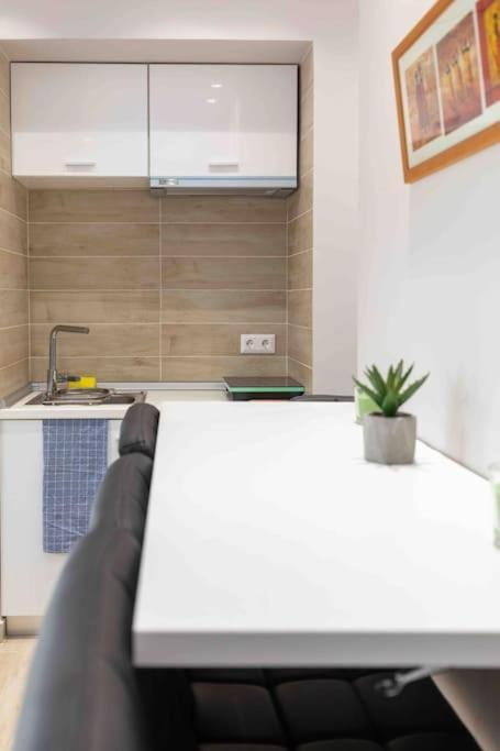 Luxury Cozy Appartment In The City Center Rhodes City Buitenkant foto